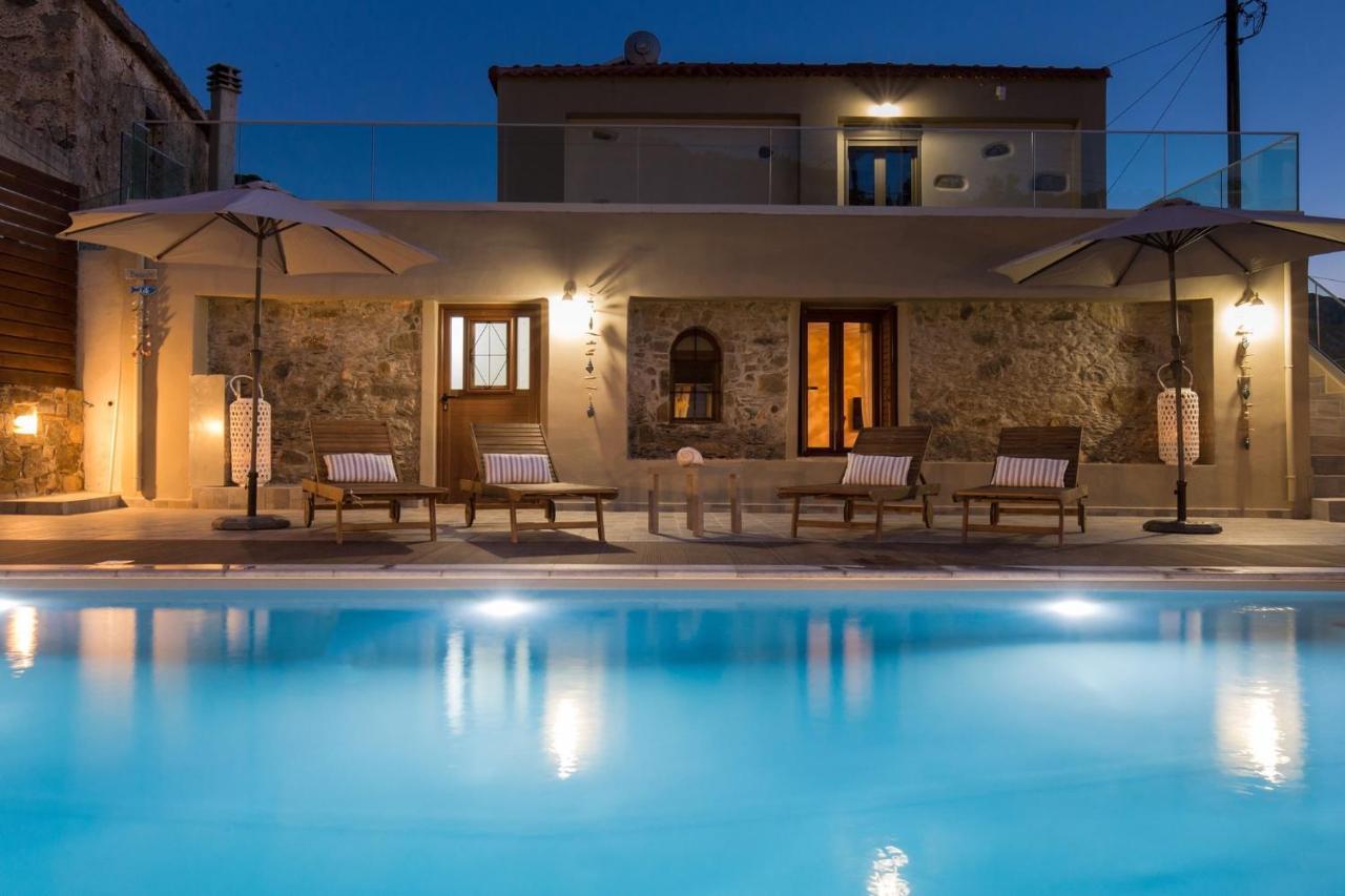 Tzouganos Villa Sfinarion Exterior photo